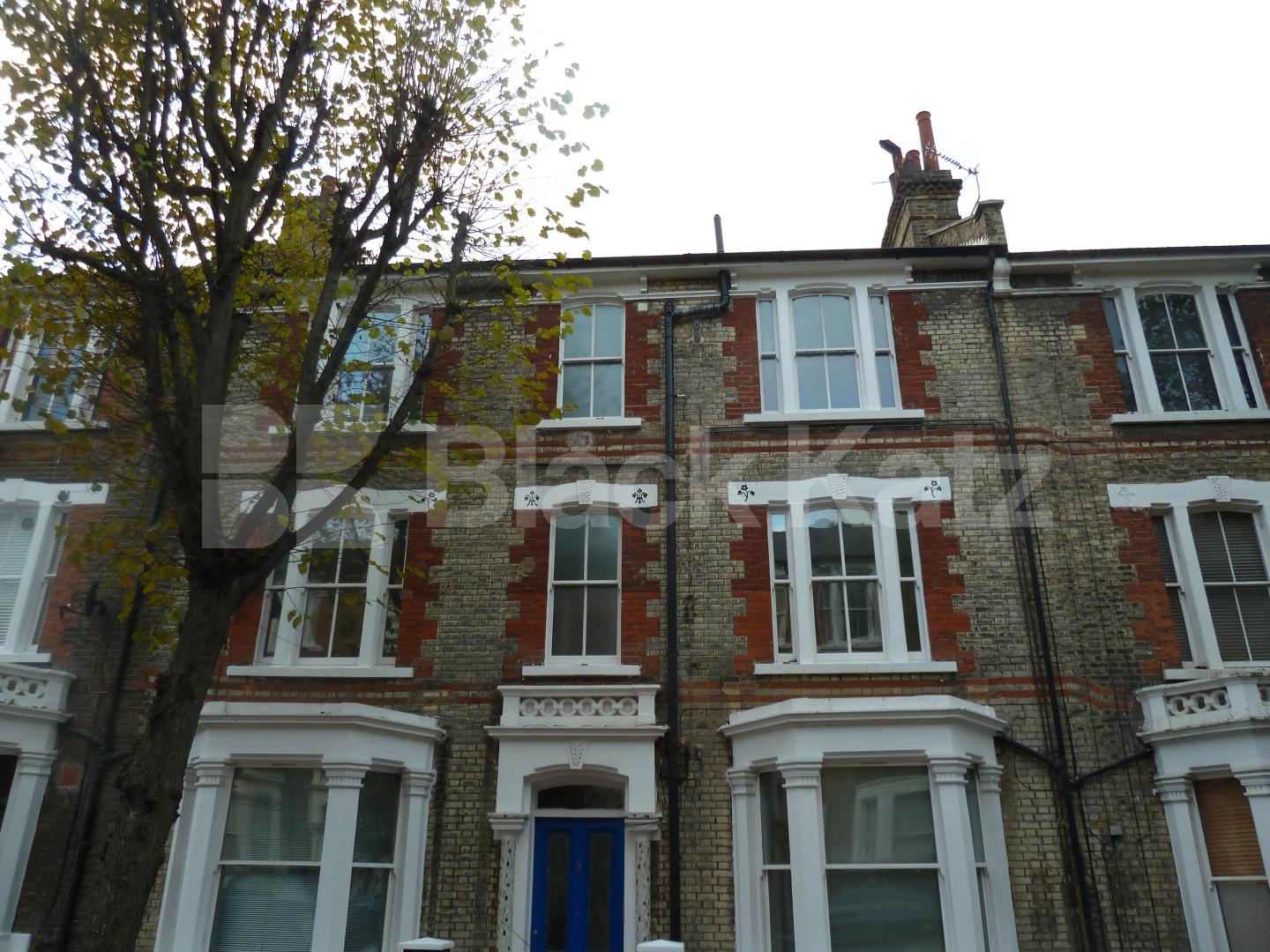 			NEW INSTRUCTION, 2 Bedroom, 1 bath, 1 reception Flat			 Stavordale Road, ISLINGTON,HIGHBURY